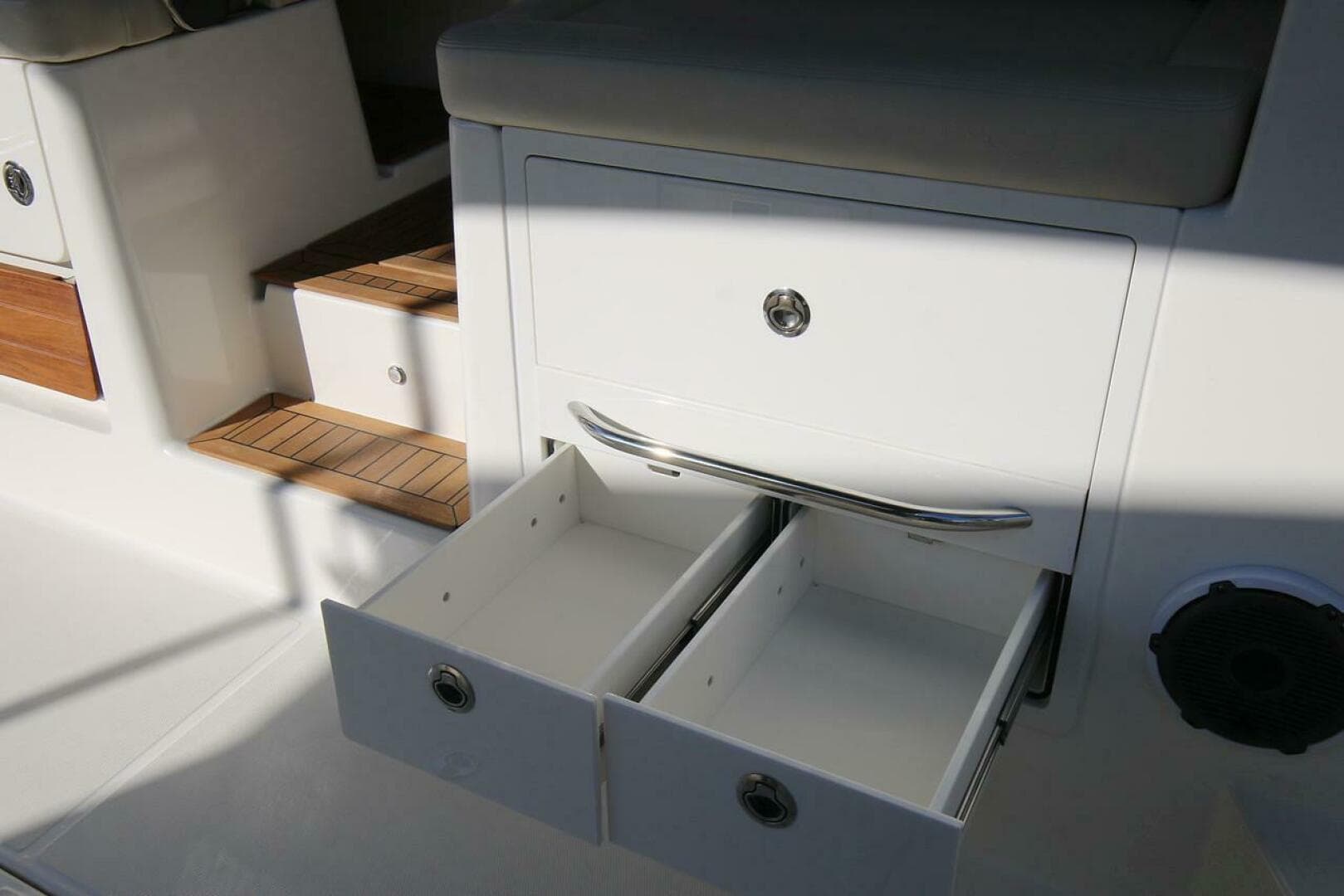 2021 Boston Whaler 405 Conquest — photo 51