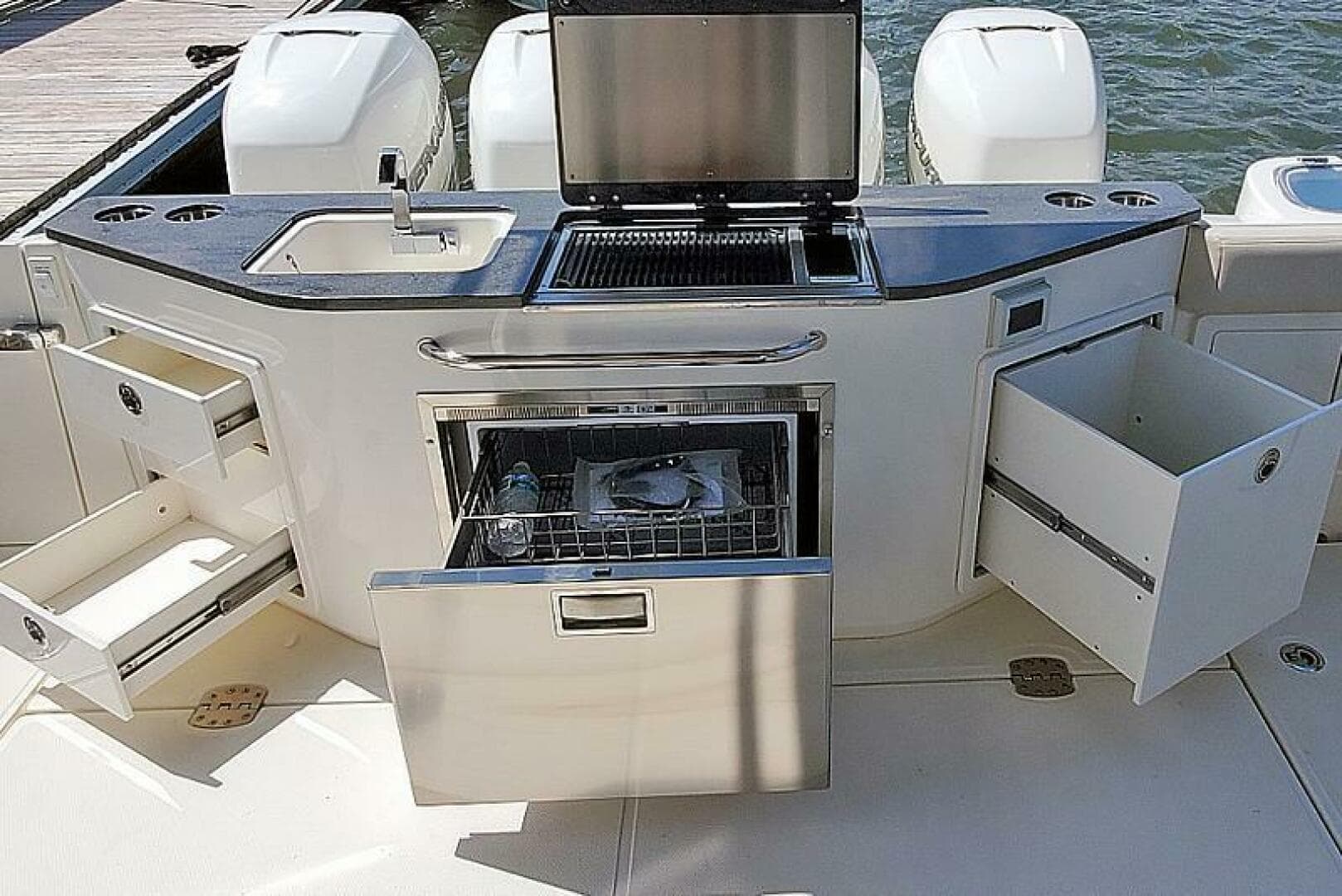 2021 Boston Whaler 405 Conquest — photo 55