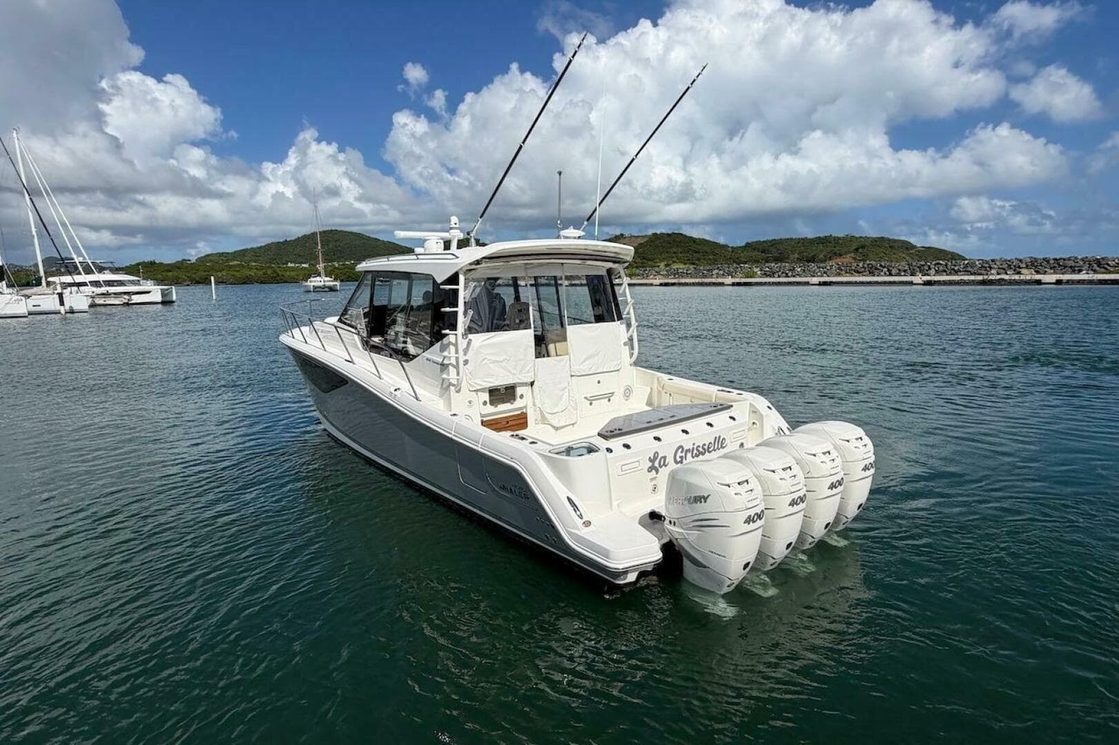 2021 Boston Whaler 405 Conquest — photo 15