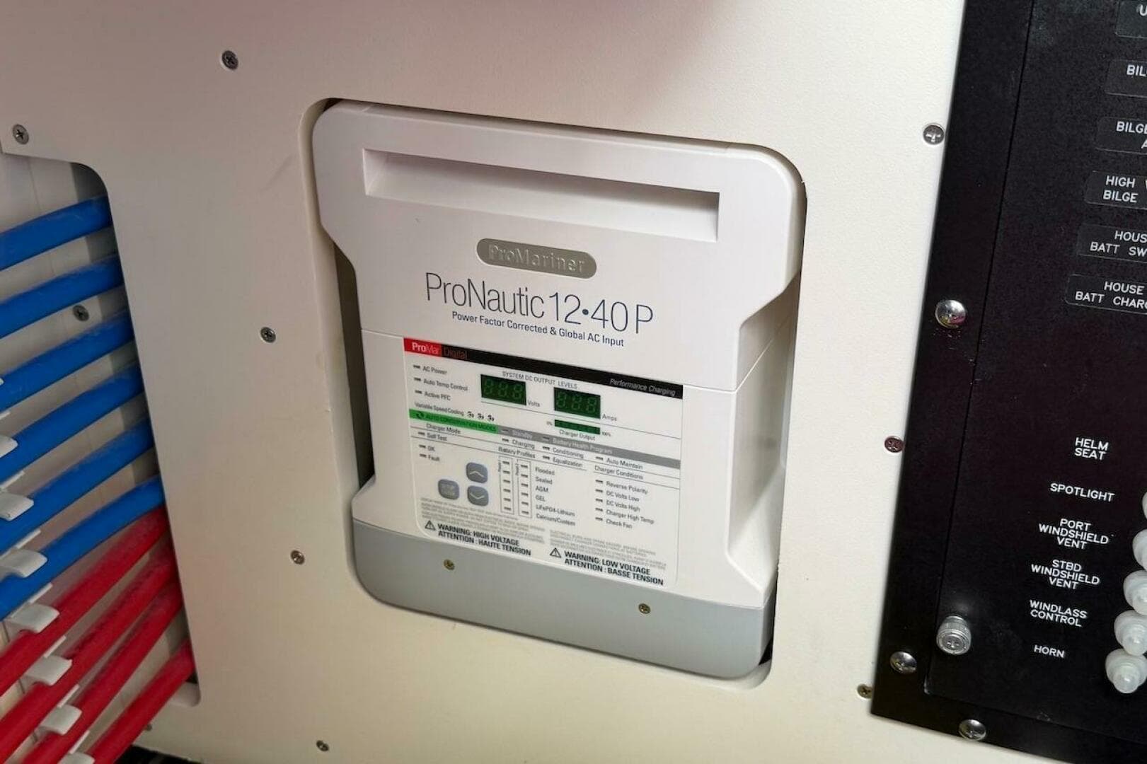 2021 Boston Whaler 405 Conquest — photo 42