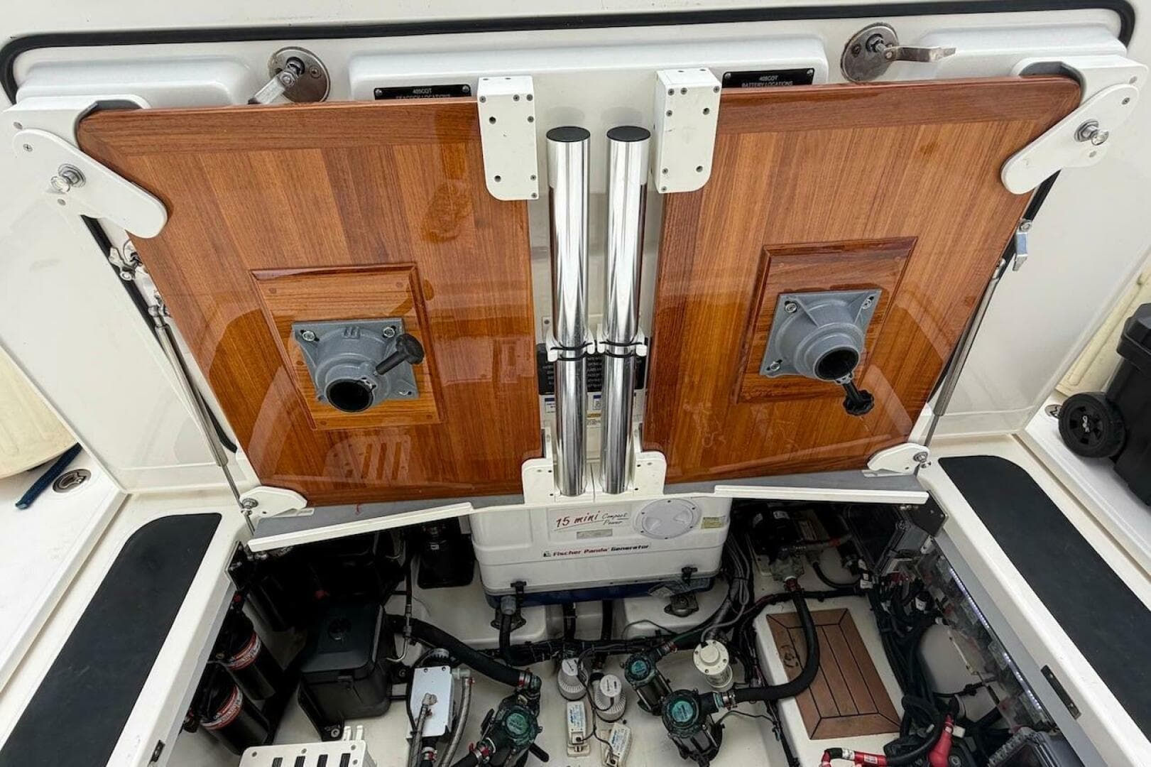 2021 Boston Whaler 405 Conquest — photo 43