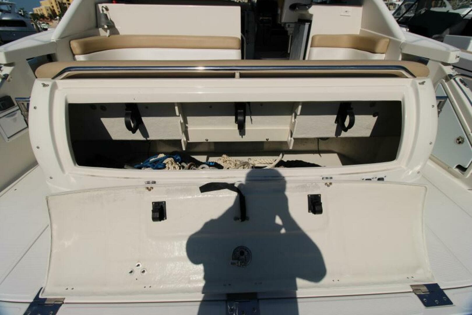 2002 Regal 4260 Commodore — photo 14