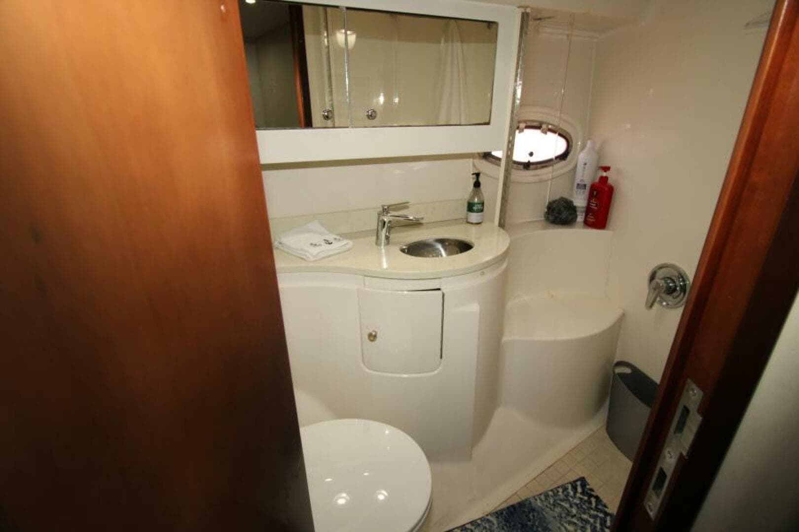 2002 Regal 4260 Commodore — photo 31