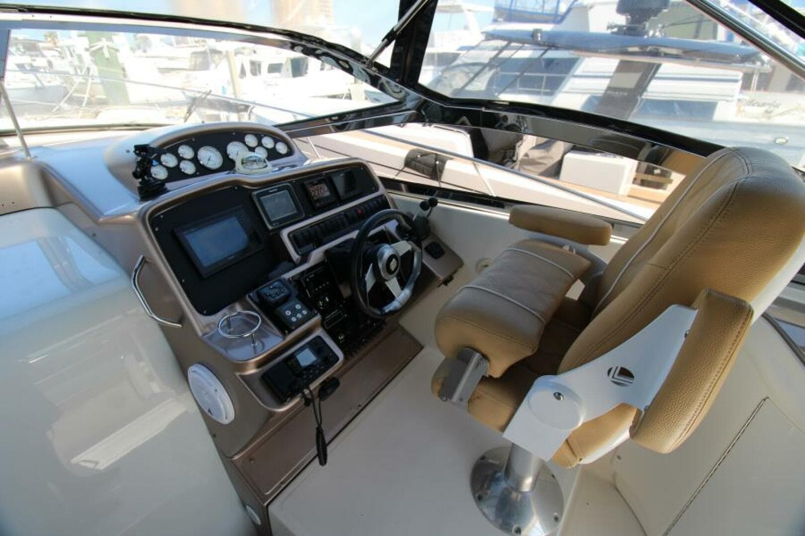 2002 Regal 4260 Commodore — photo 18