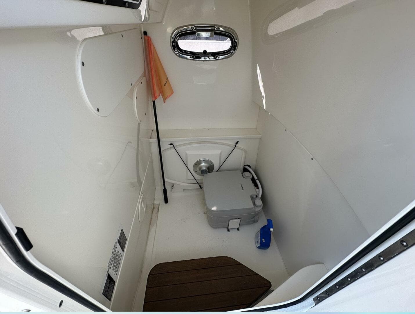 2022 Boston Whaler 270 Dauntless — photo 19