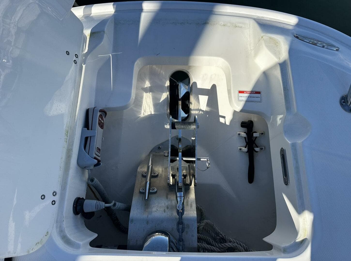 2022 Boston Whaler 270 Dauntless — photo 20