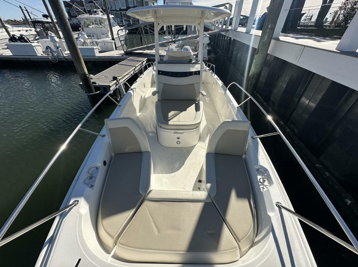2022 Boston Whaler 270 Dauntless — photo 10