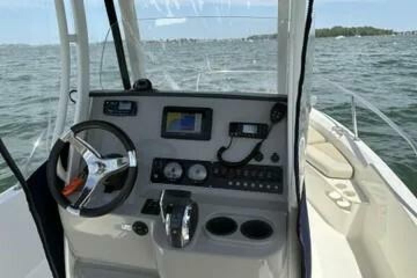 2017 Boston Whaler 21 Dauntless — photo 4
