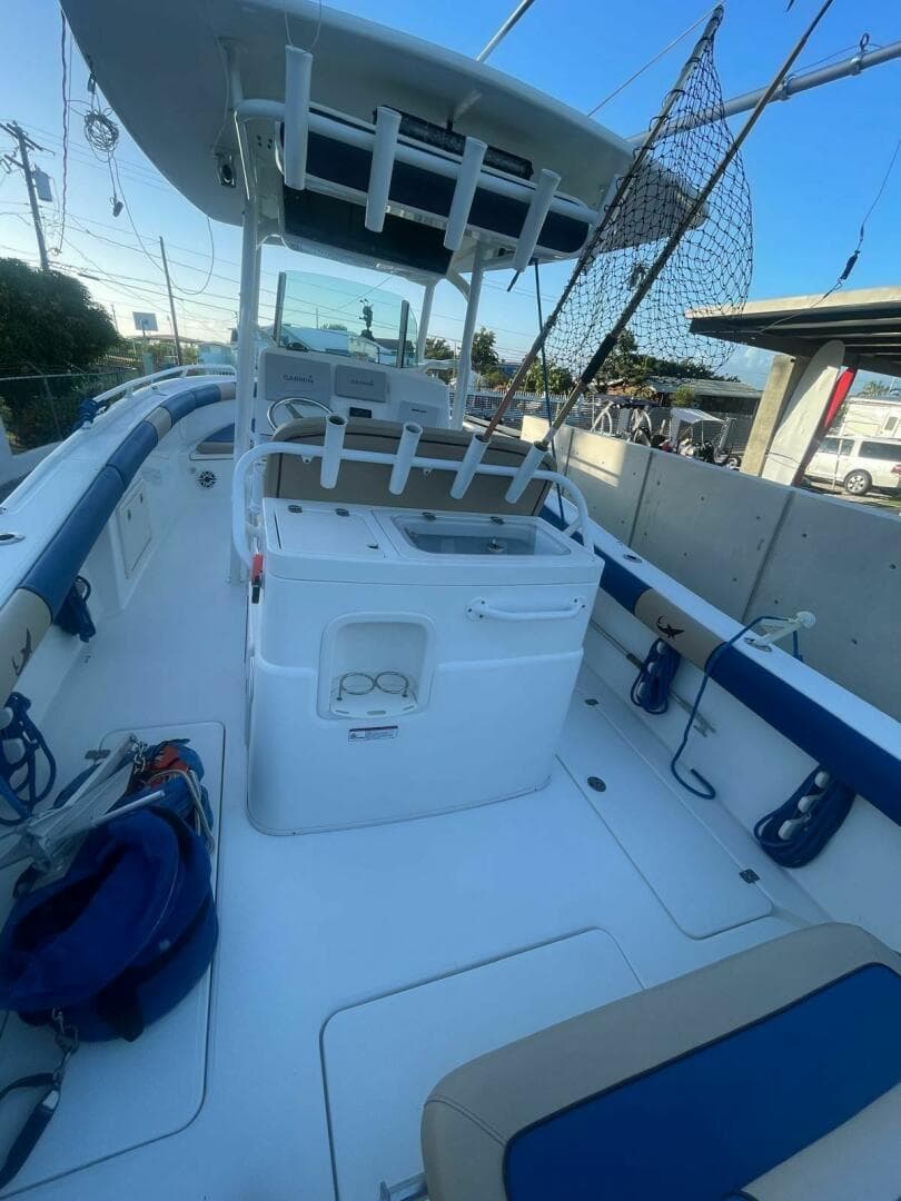 2016 Mako 284 Center Console — photo 9