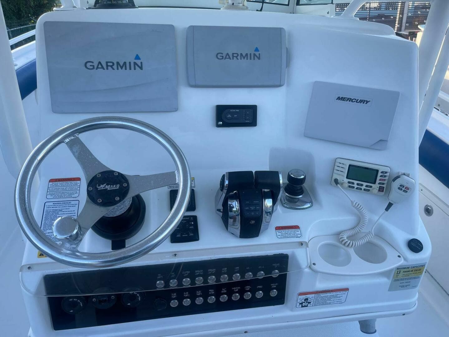 2016 Mako 284 Center Console — photo 8