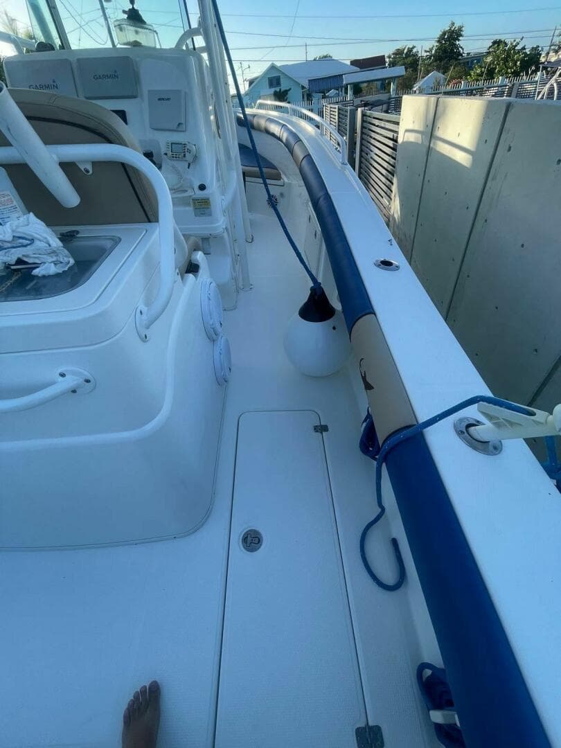 2016 Mako 284 Center Console — photo 17