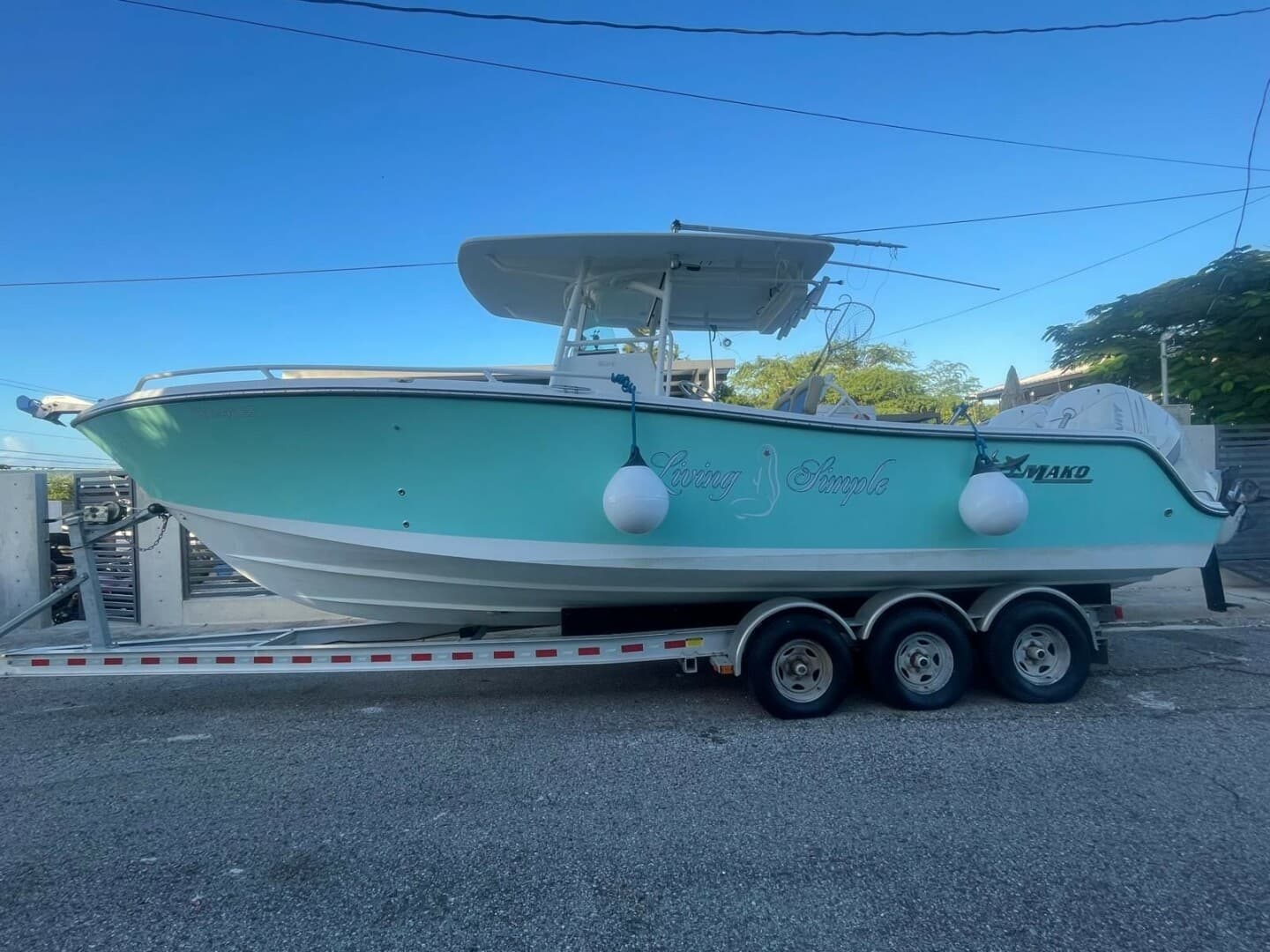2016 Mako 284 Center Console