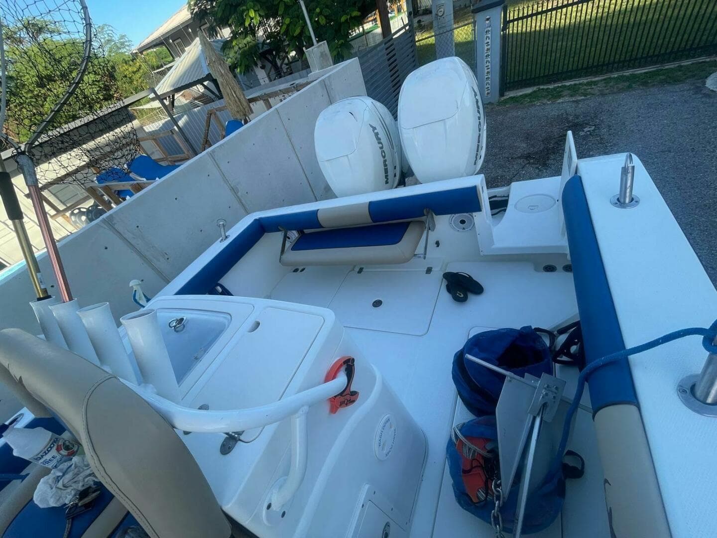 2016 Mako 284 Center Console — photo 10