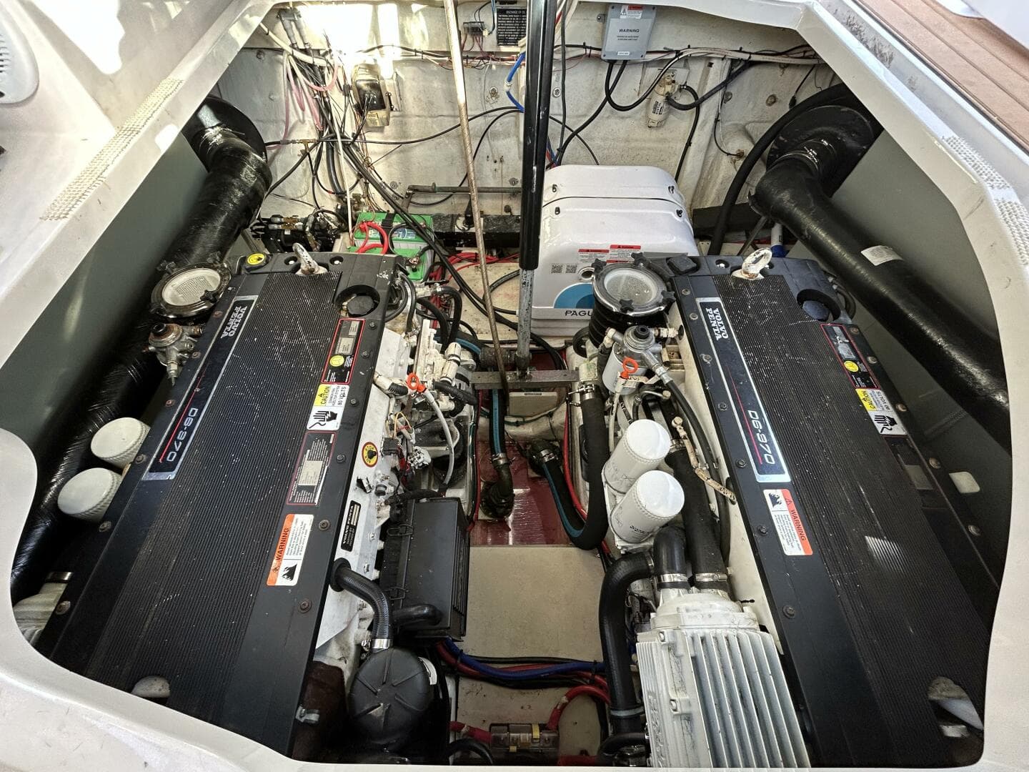 2007 Larson 370 Cabrio — photo 24