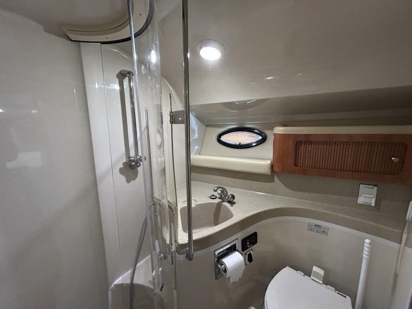 2007 Larson 370 Cabrio — photo 23