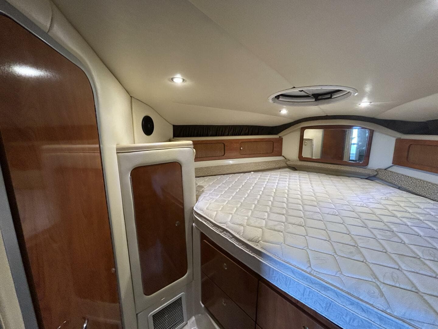 2007 Larson 370 Cabrio — photo 19