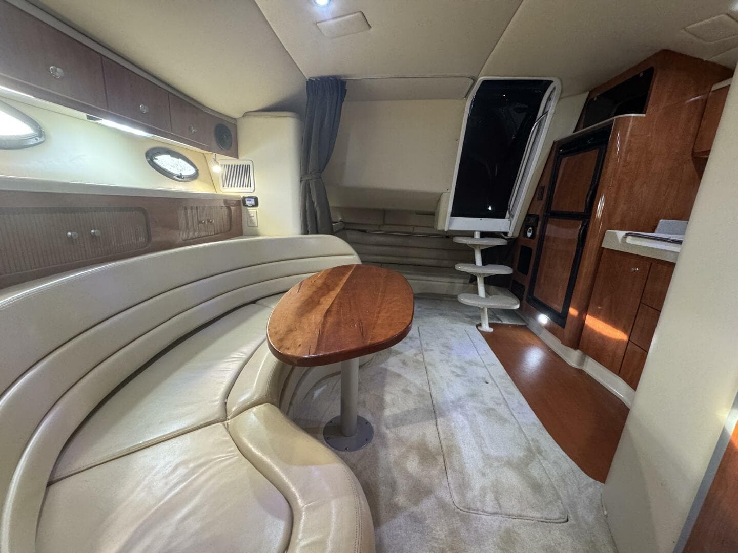 2007 Larson 370 Cabrio — photo 21