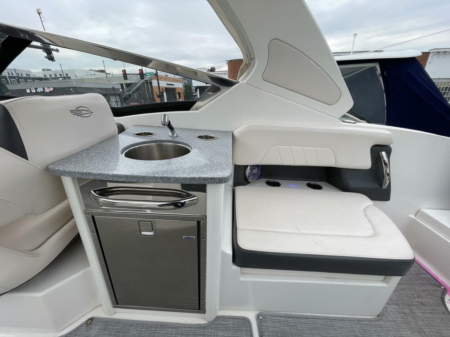 2017 Chaparral 307 Ssx — photo 5