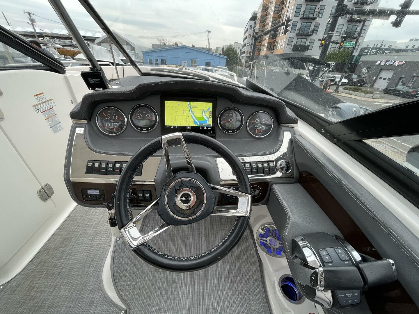 2017 Chaparral 307 Ssx — photo 7