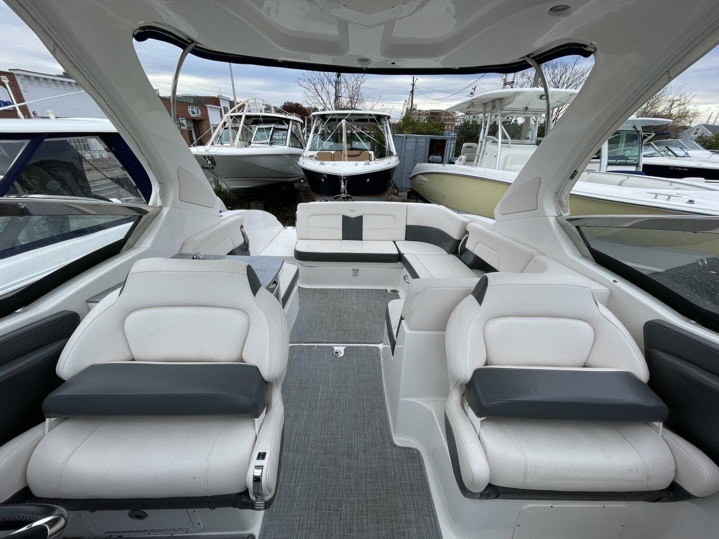 2017 Chaparral 307 Ssx — photo 9