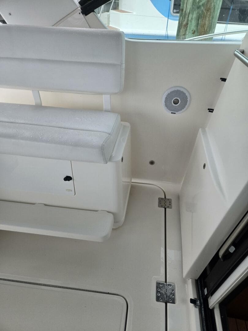 2002 Tiara Yachts 3500 Open — photo 8