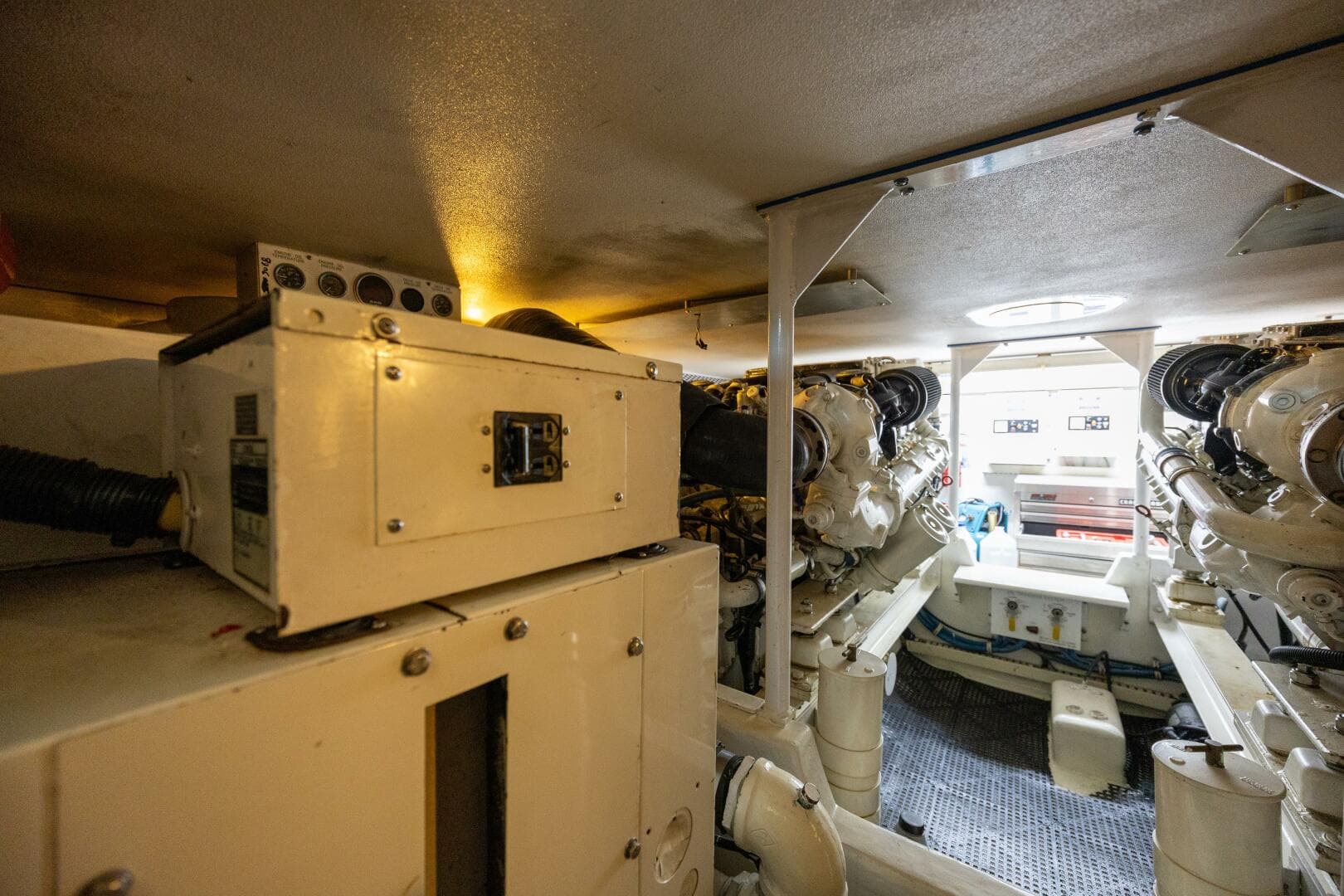 1998 Viking 50 Convertible — photo 43