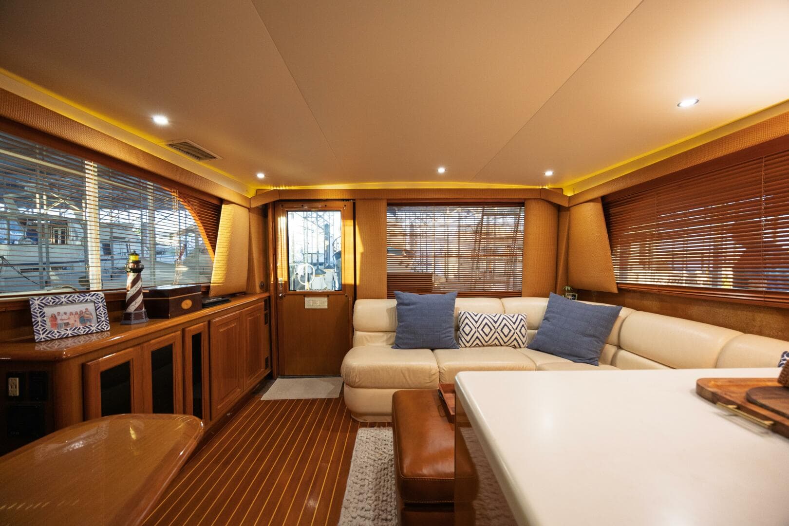 1998 Viking 50 Convertible — photo 5