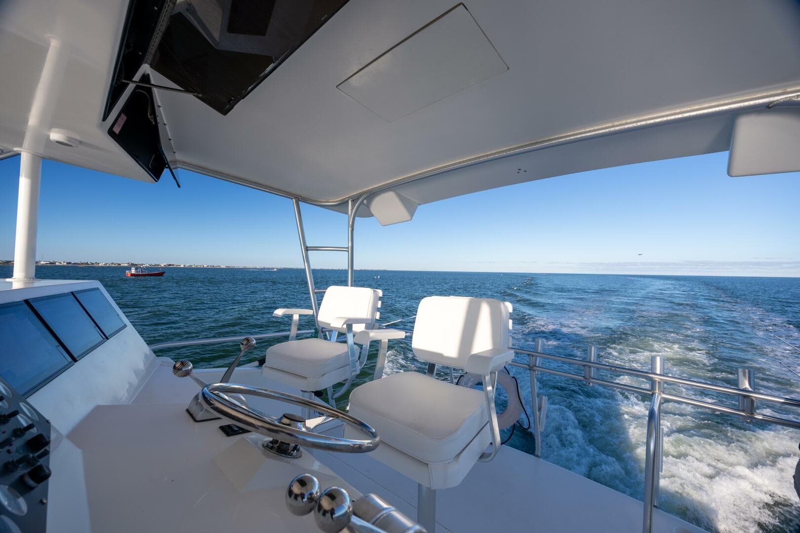 1998 Viking 50 Convertible — photo 3