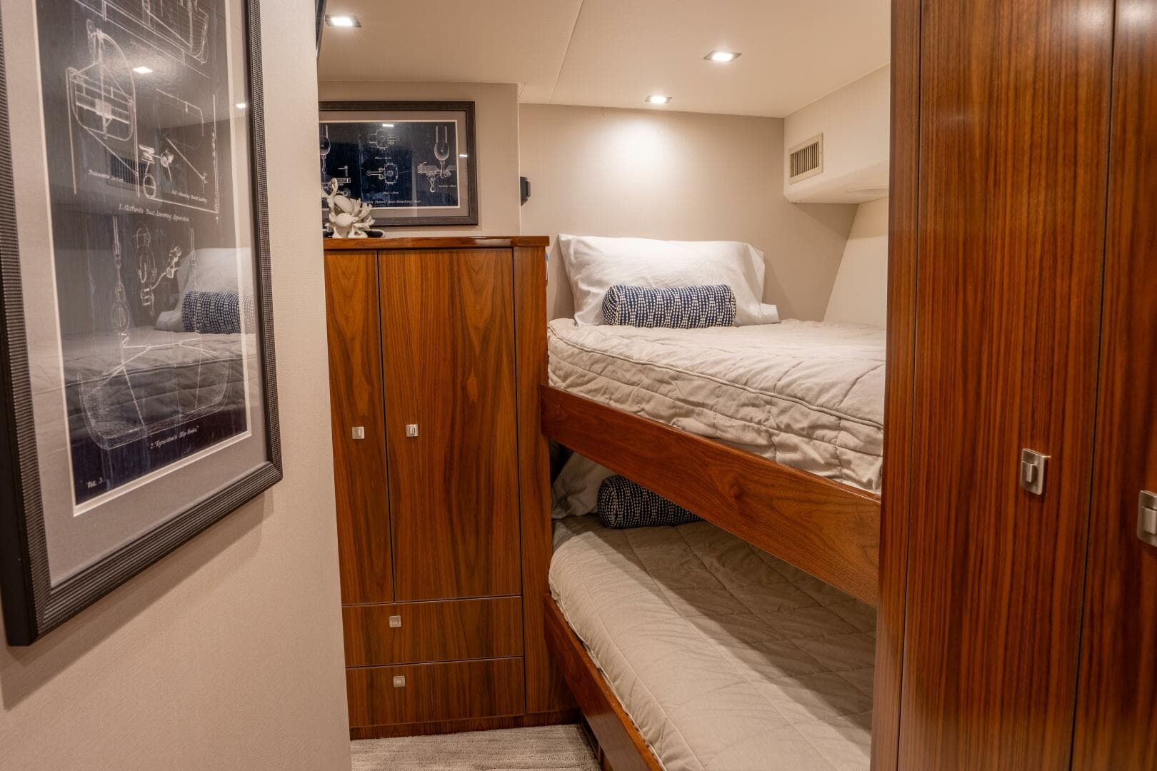 2018 Viking 80 Enclosed Bridge — photo 20