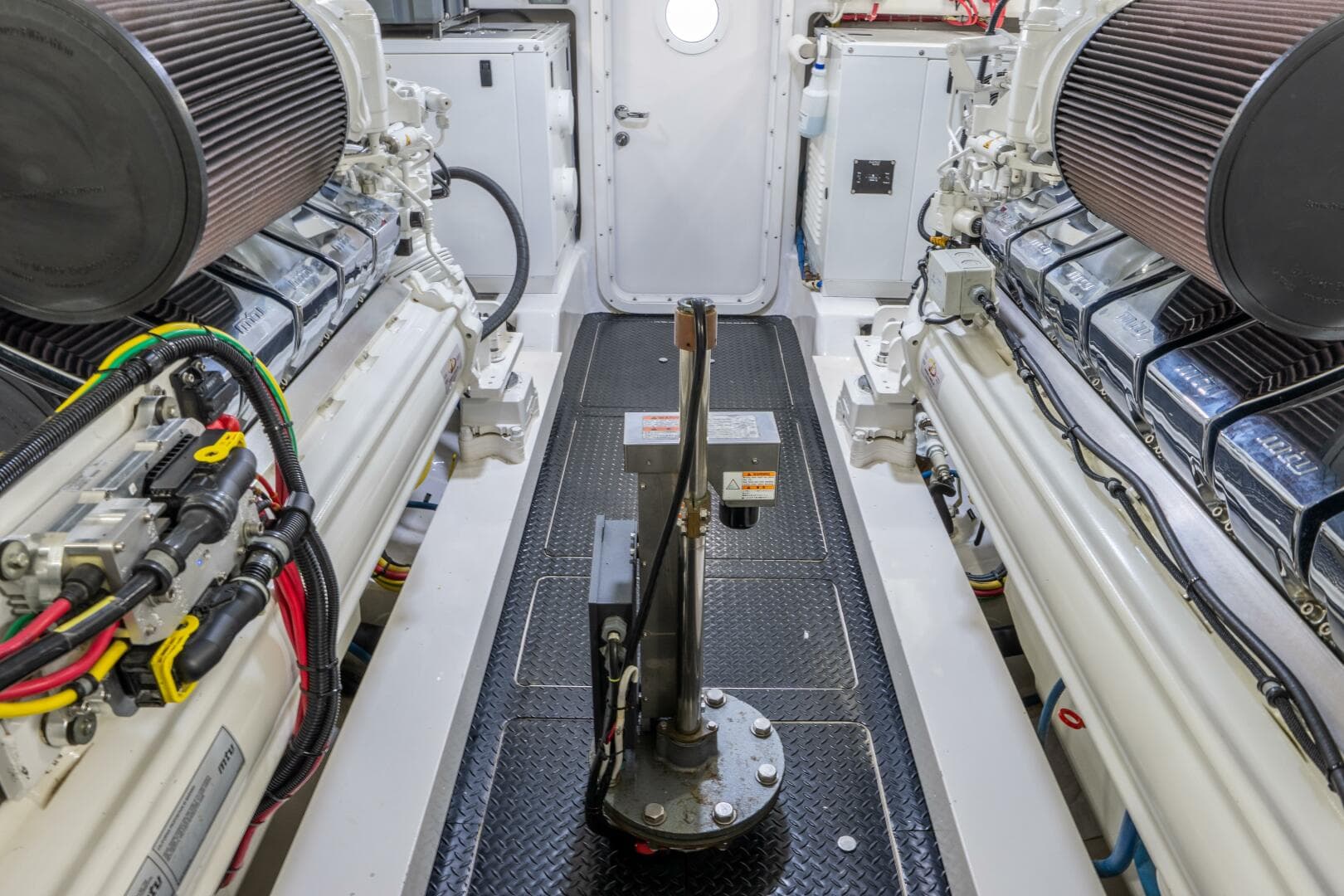 2018 Viking 80 Enclosed Bridge — photo 44