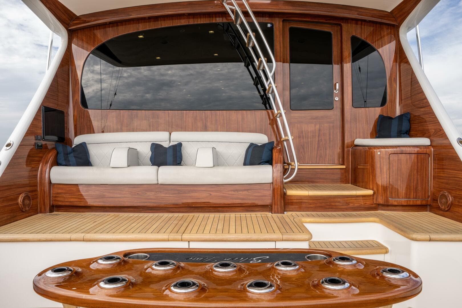 2018 Viking 80 Enclosed Bridge — photo 49