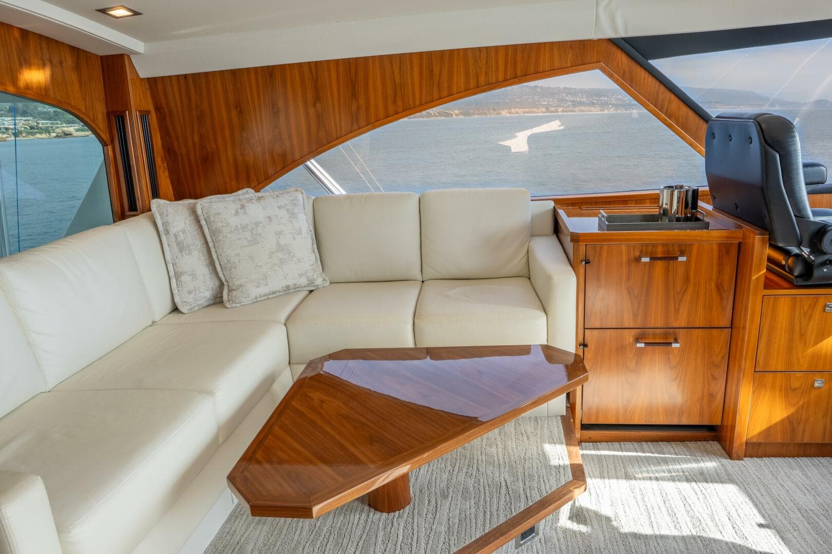 2018 Viking 80 Enclosed Bridge — photo 42
