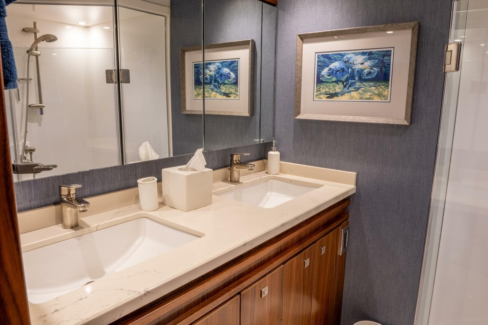 2018 Viking 80 Enclosed Bridge — photo 36