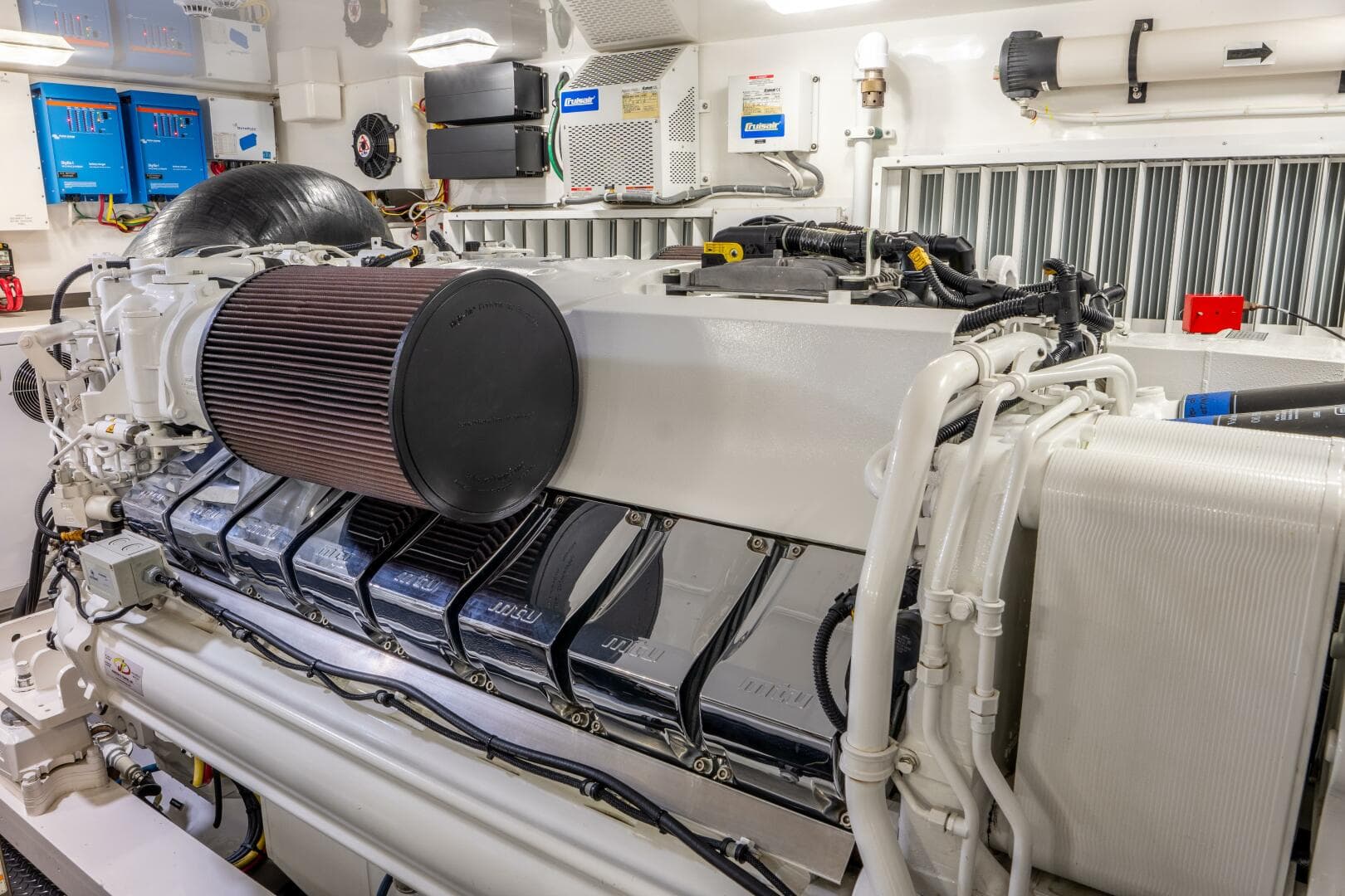 2018 Viking 80 Enclosed Bridge — photo 46