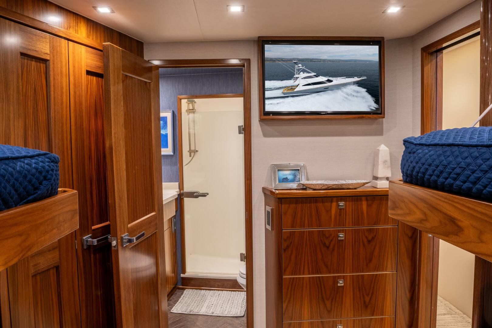 2018 Viking 80 Enclosed Bridge — photo 30