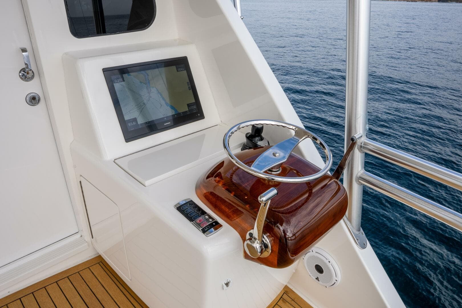 2018 Viking 80 Enclosed Bridge — photo 57