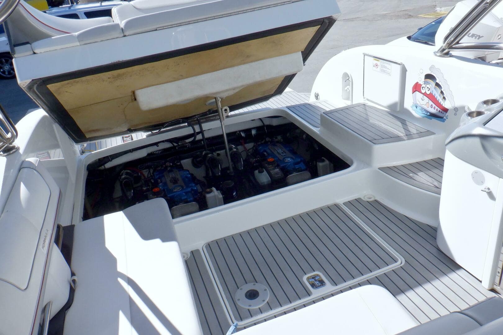 2015 Formula 350 Crossover Bowrider — photo 11