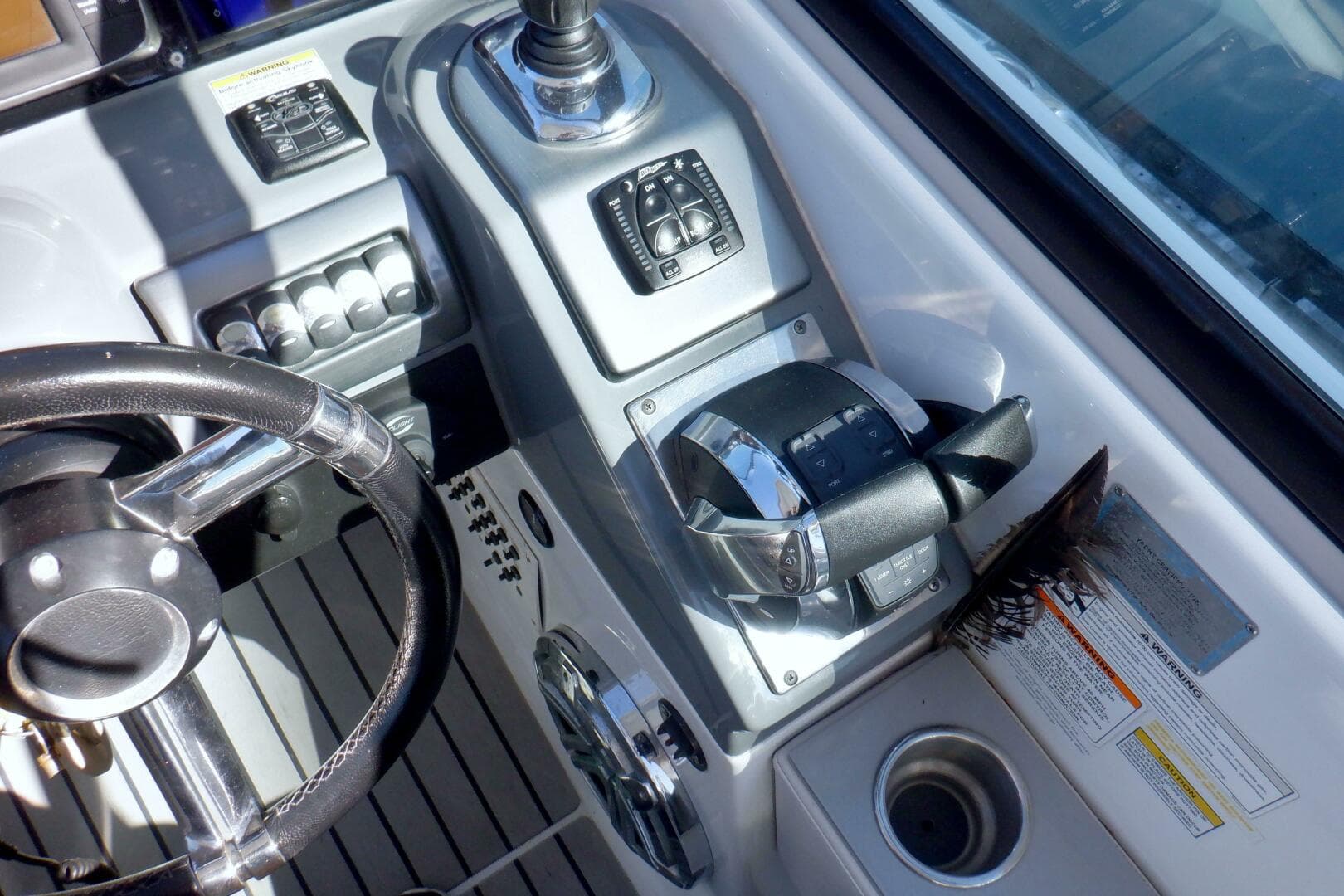 2015 Formula 350 Crossover Bowrider — photo 28