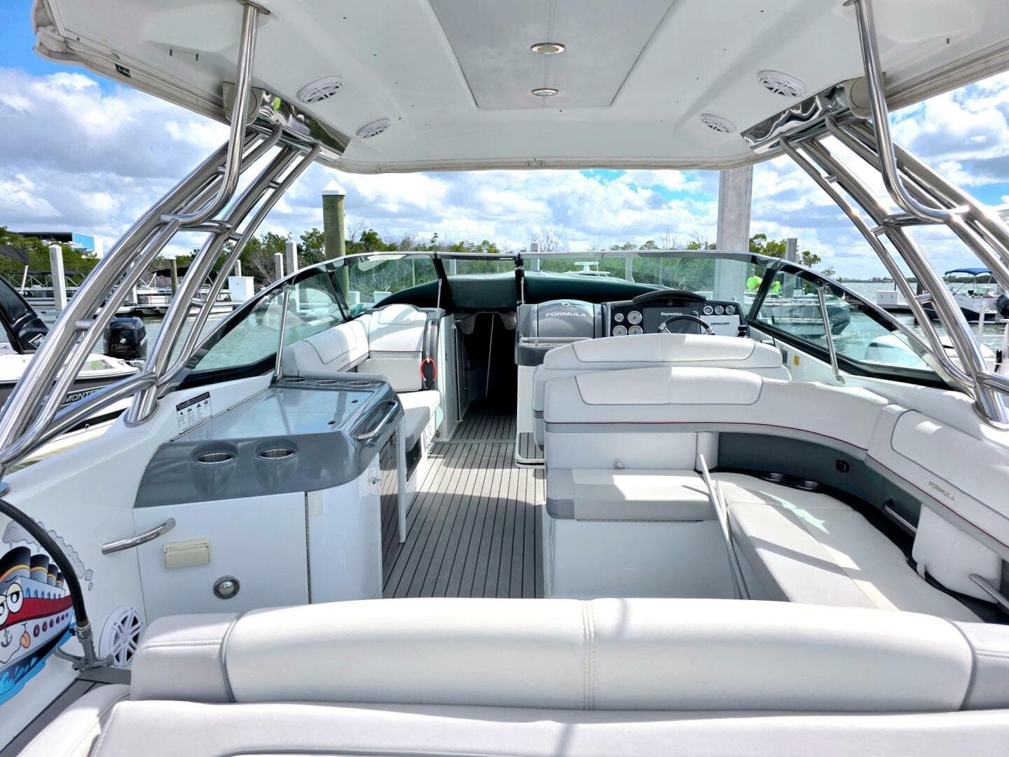 2015 Formula 350 Crossover Bowrider — photo 13