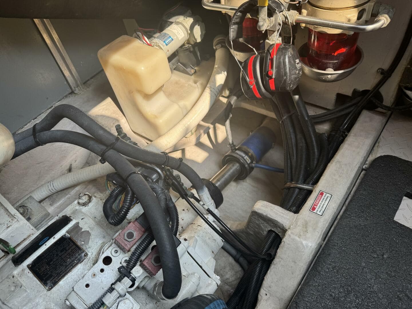 2001 Sea Ray 540 Sundancer — photo 35