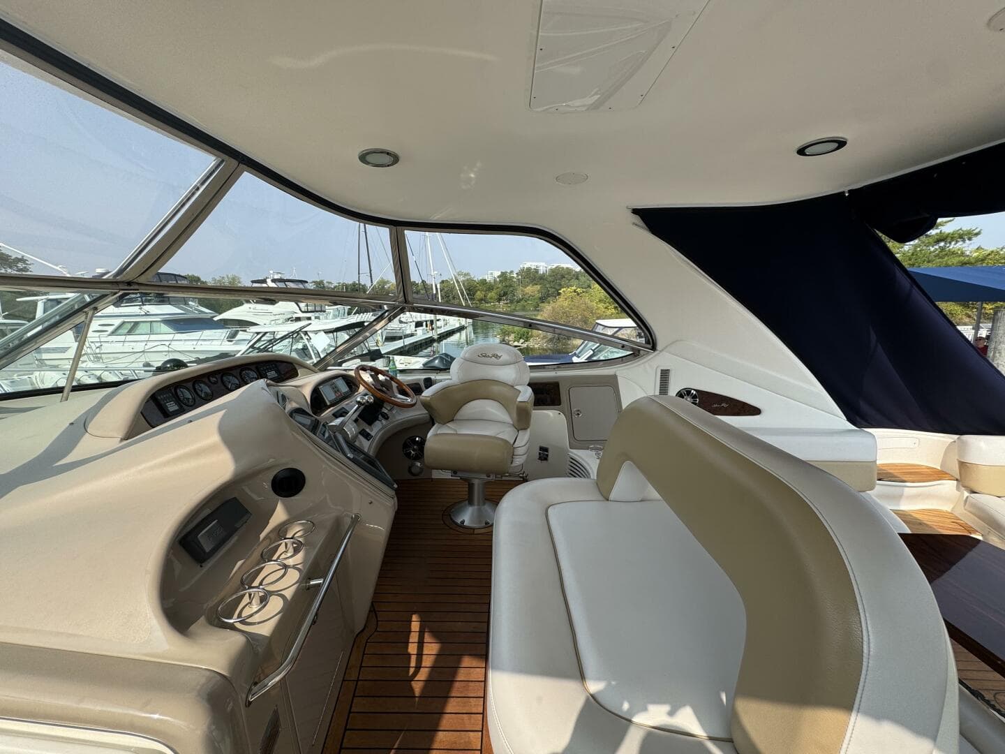 2001 Sea Ray 540 Sundancer — photo 15