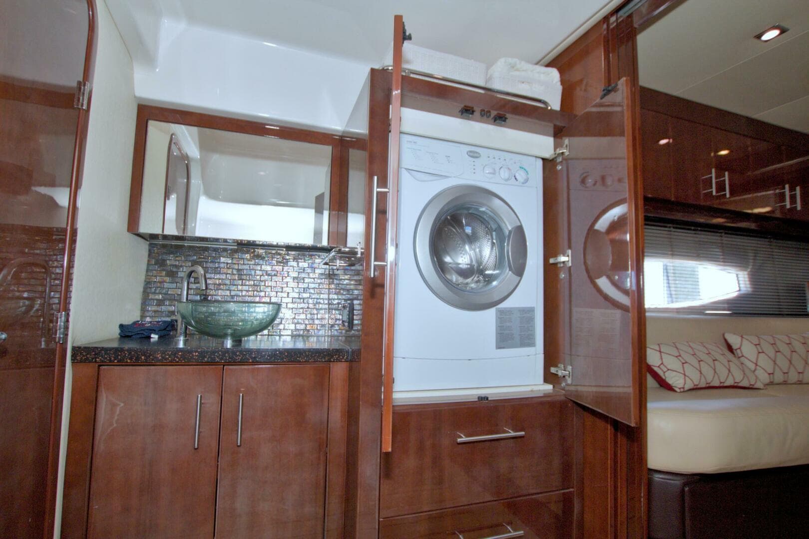 2014 Regal 46 Sport Coupe — photo 58