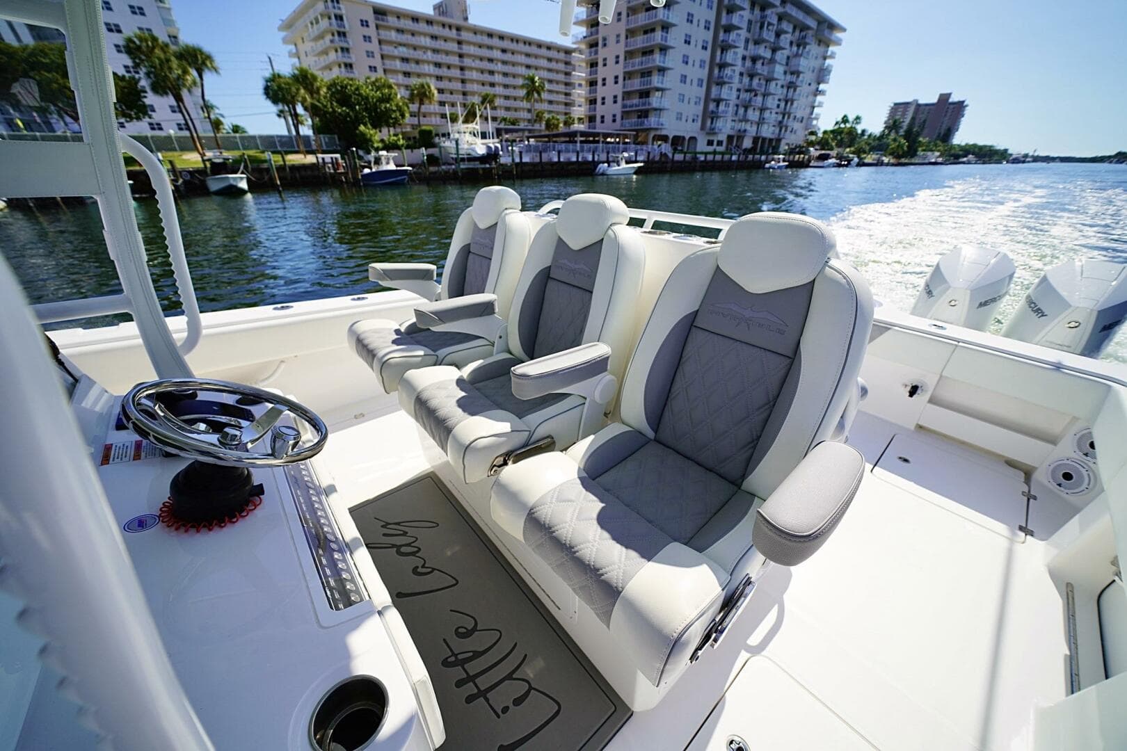 2024 Invincible Catamaran — photo 6