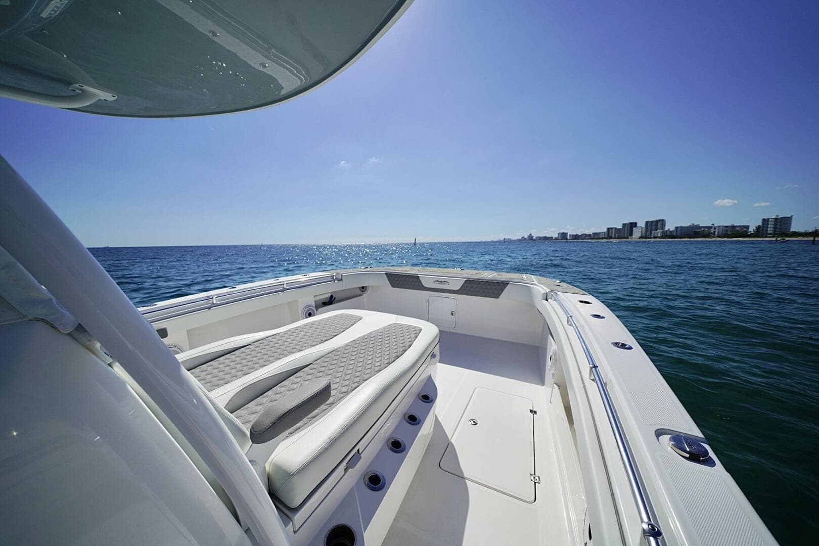 2024 Invincible Catamaran — photo 8