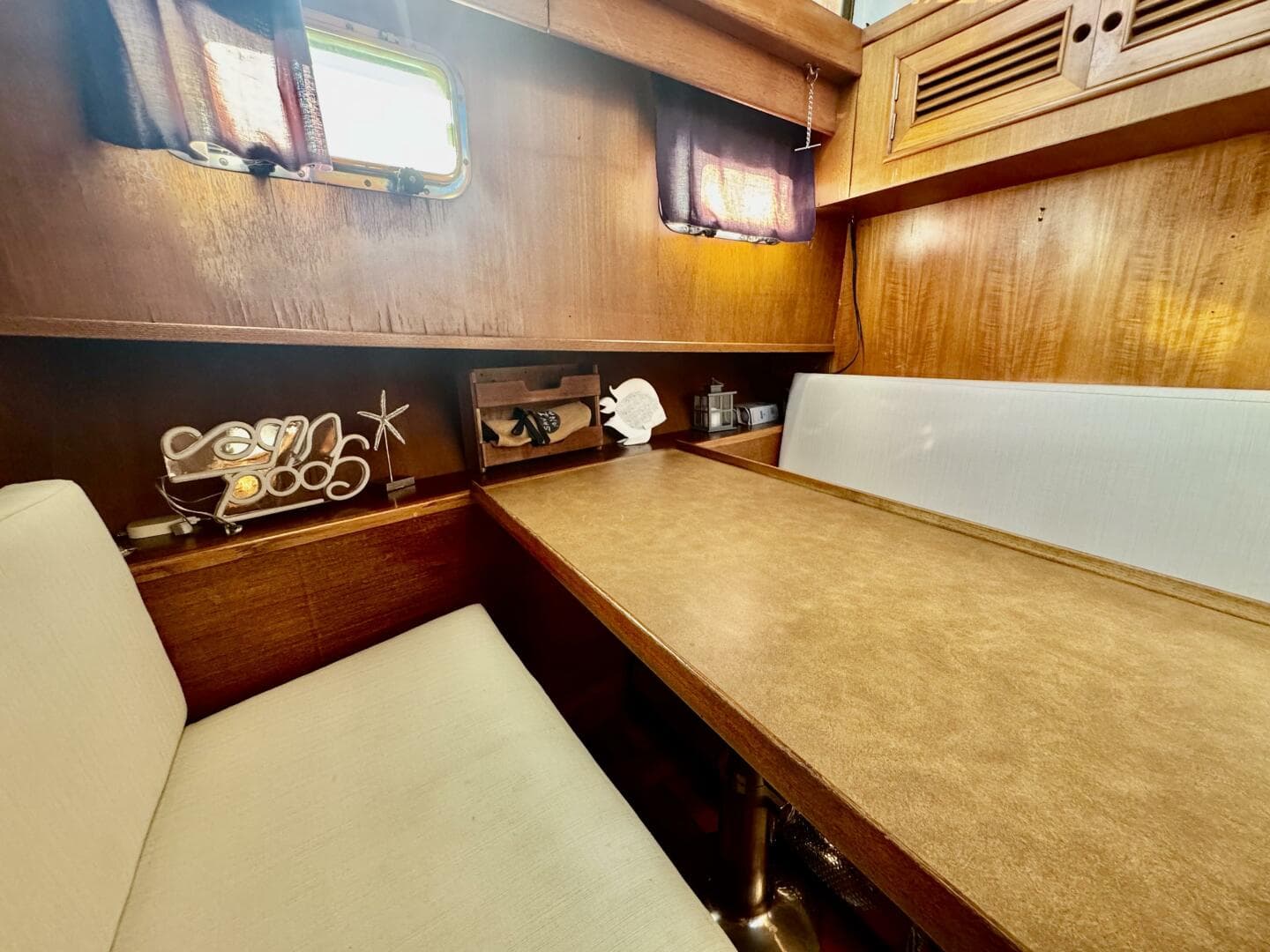 1986 Marine Trader 47 Tradewinds — photo 25