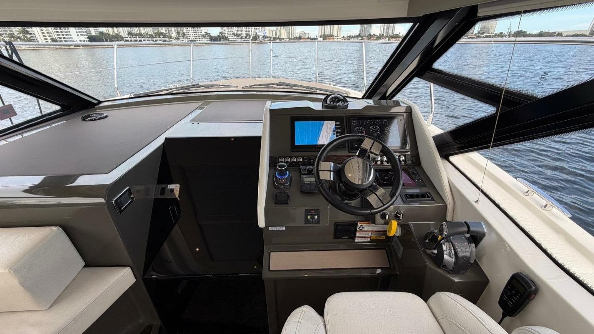 2019 Carver C34 — photo 9