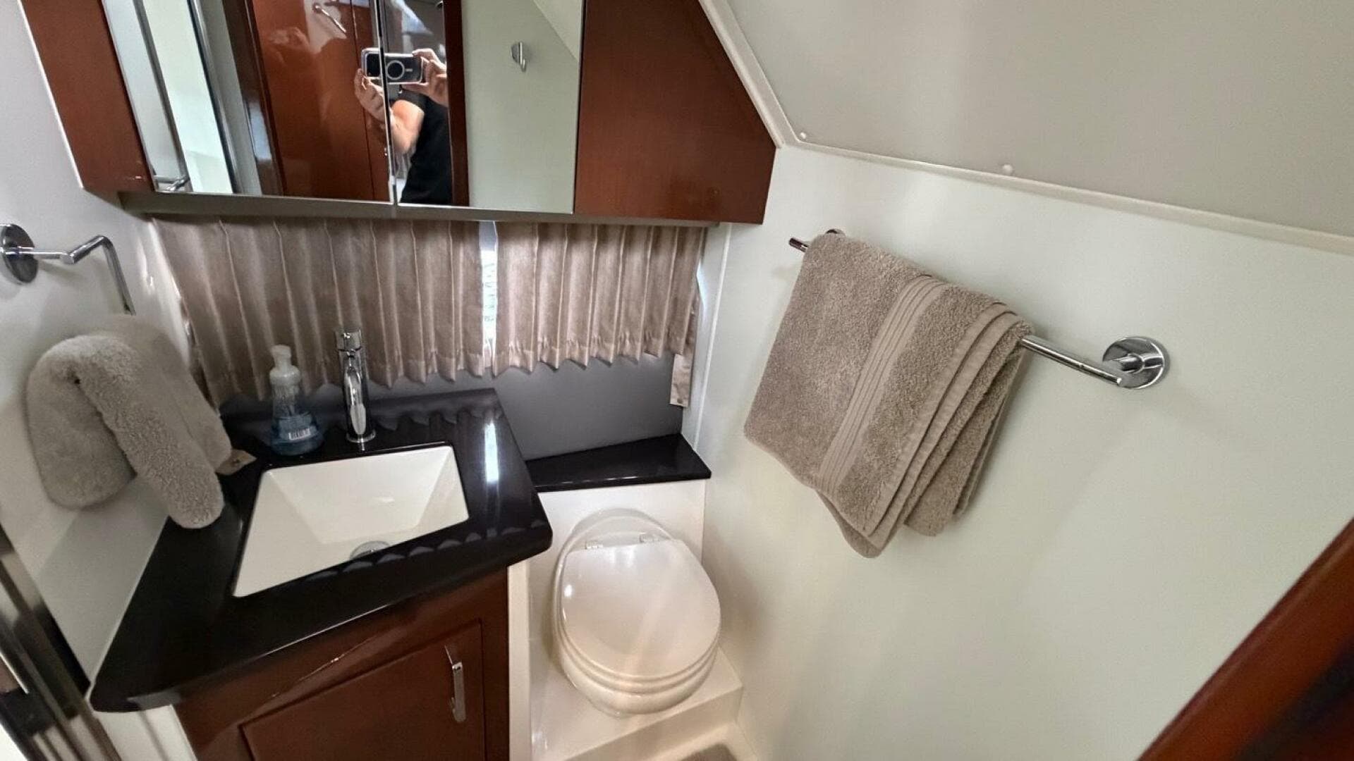 2019 Carver C34 — photo 14