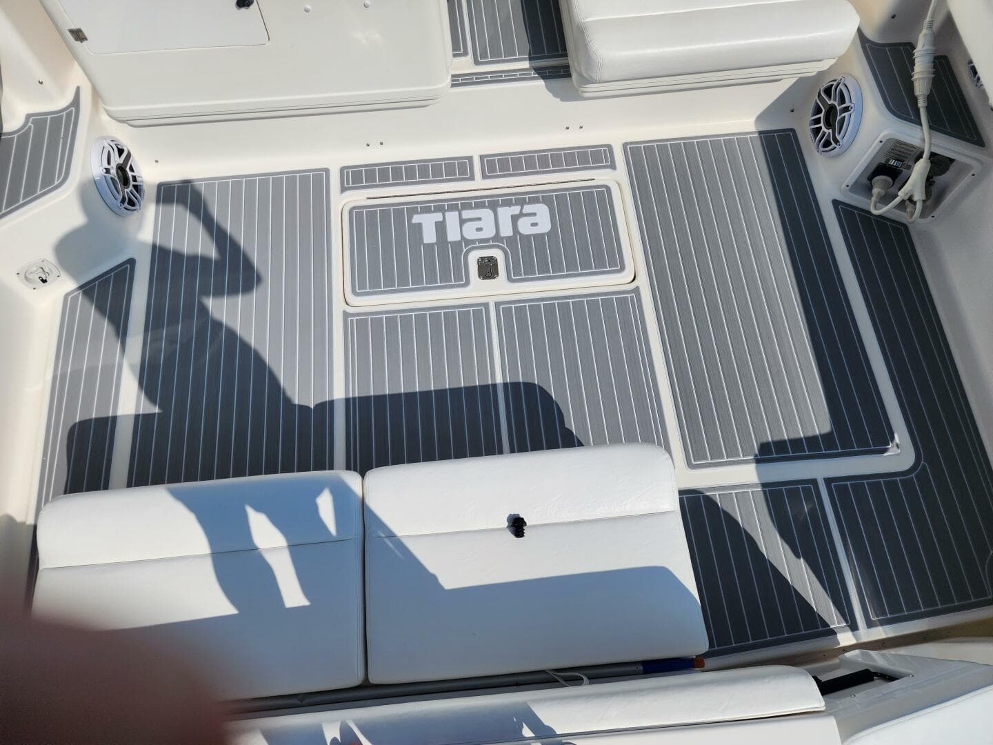 2001 Tiara Yachts 3500 Open — photo 6