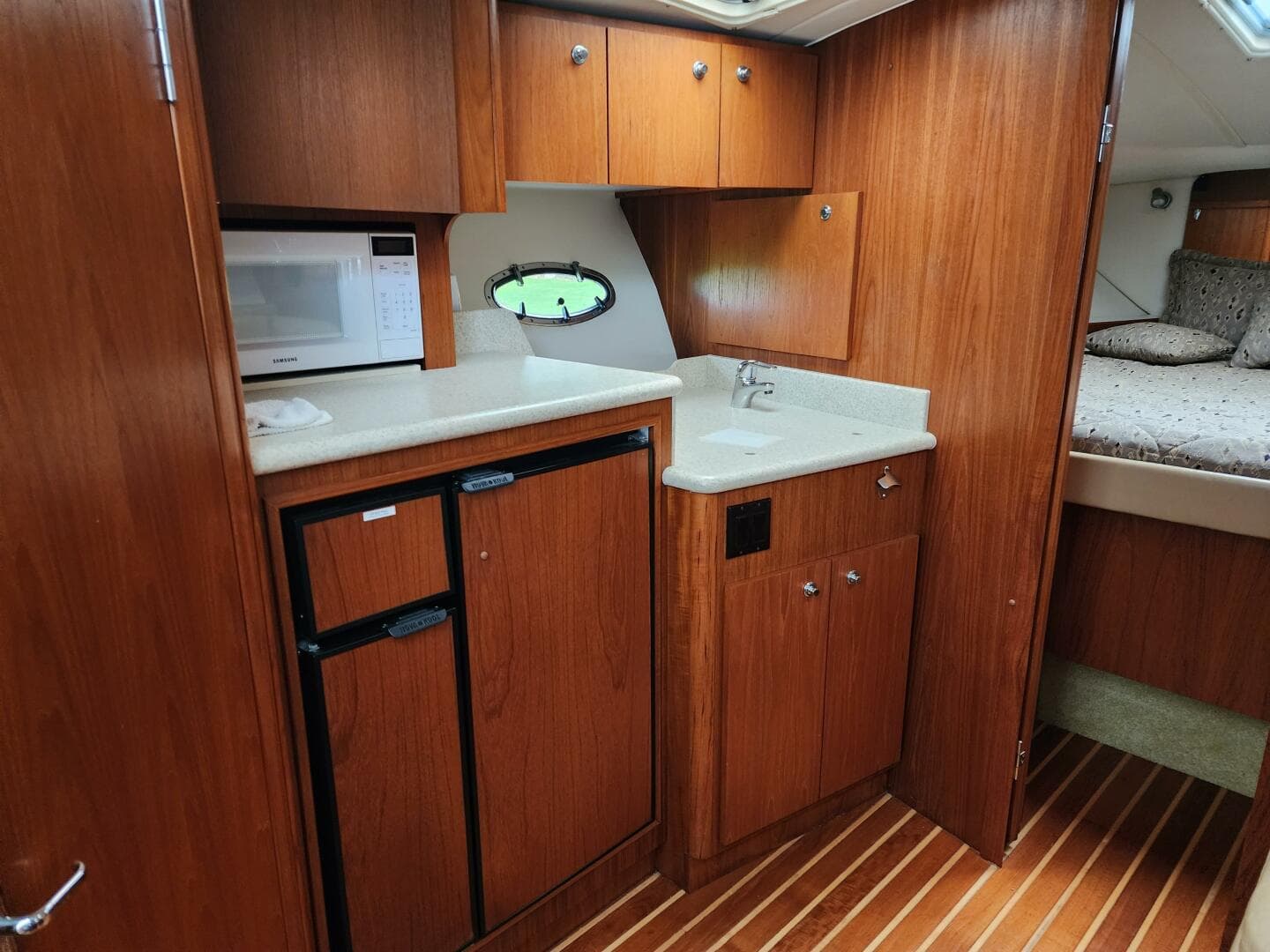 2001 Tiara Yachts 3500 Open — photo 11