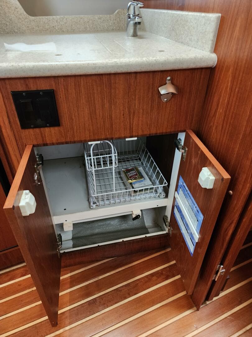 2001 Tiara Yachts 3500 Open — photo 12